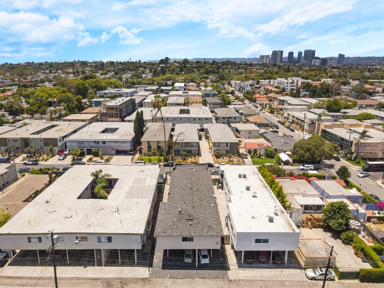 More Photos Of 2016 S Bedford St, Los Angeles Apartments For Sale