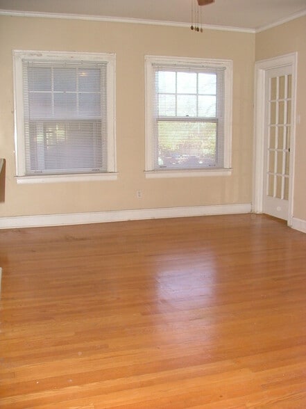 More Photos Of 317 E 38th St, Indianapolis Apartments For Sale