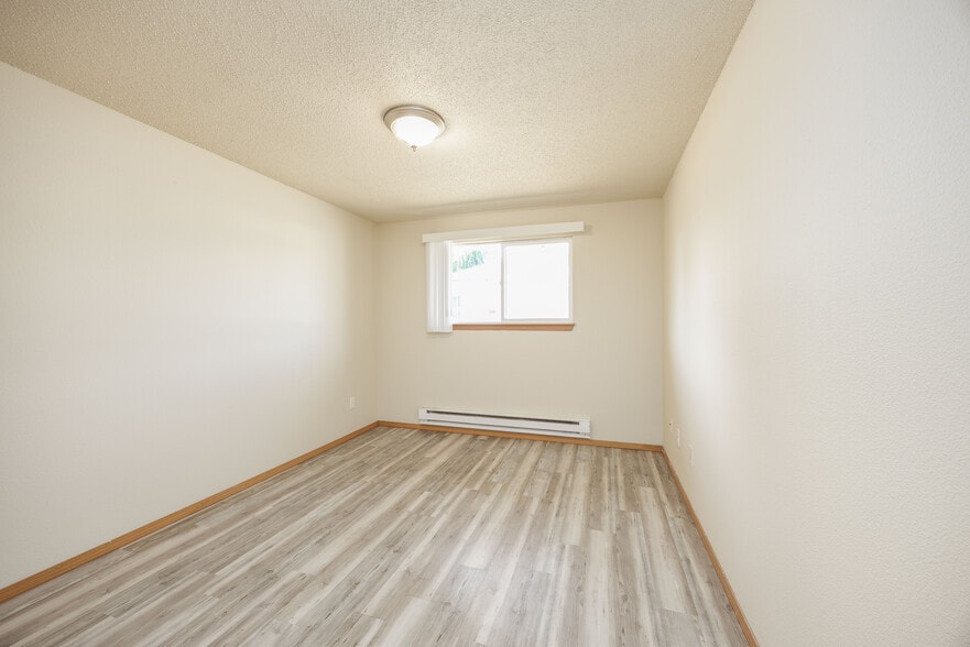 More Photos Of 1100-1105 S Pearl St, Centralia Apartments For Sale