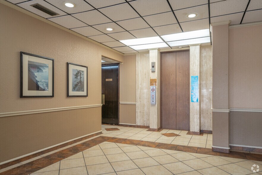 More Photos Of 4615 N I-45, Houston Unknown For Lease