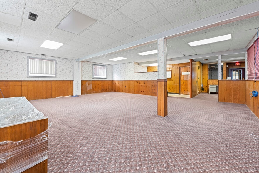 More Photos Of 3103 Lapeer Rd, Port Huron General Retail For Sale