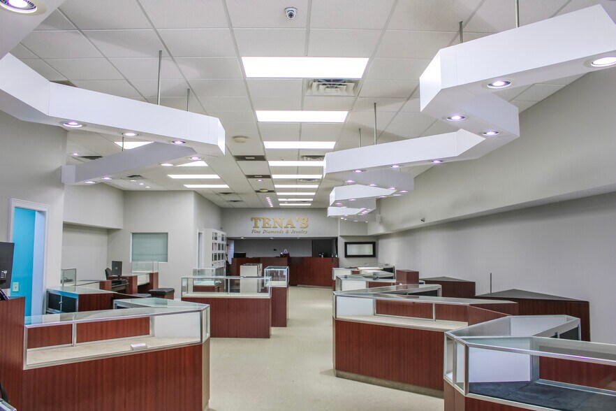 More Photos Of 283 E Clayton St, Athens Storefront Retail Residential For Sale