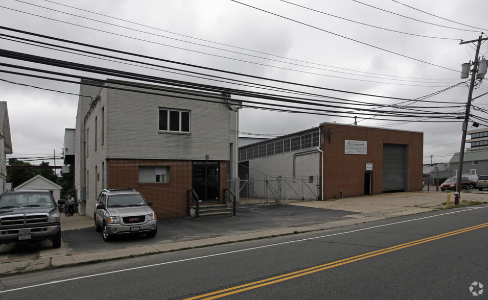 Primary Photo Of 132 Duffy Ave, Hicksville Manufacturing For Lease