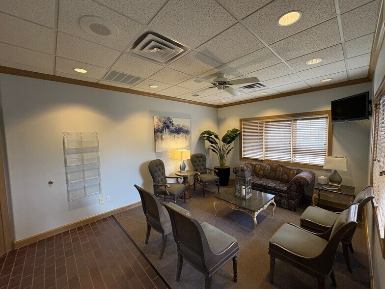 More Photos Of 6139-6143 E 91st St, Tulsa Medical For Lease