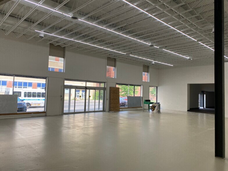 More Photos Of 1400 St Paul St, Rochester Showroom For Sale