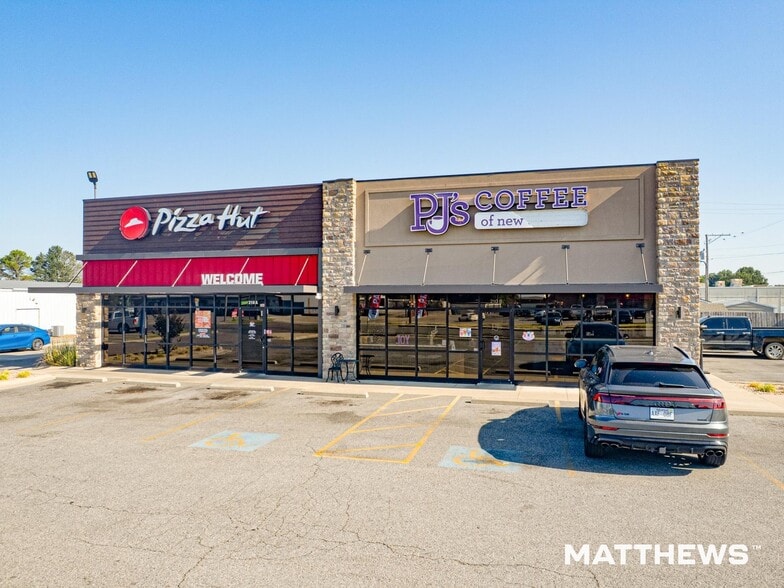 Primary Photo Of 210 W 22nd St, Stuttgart General Retail For Sale