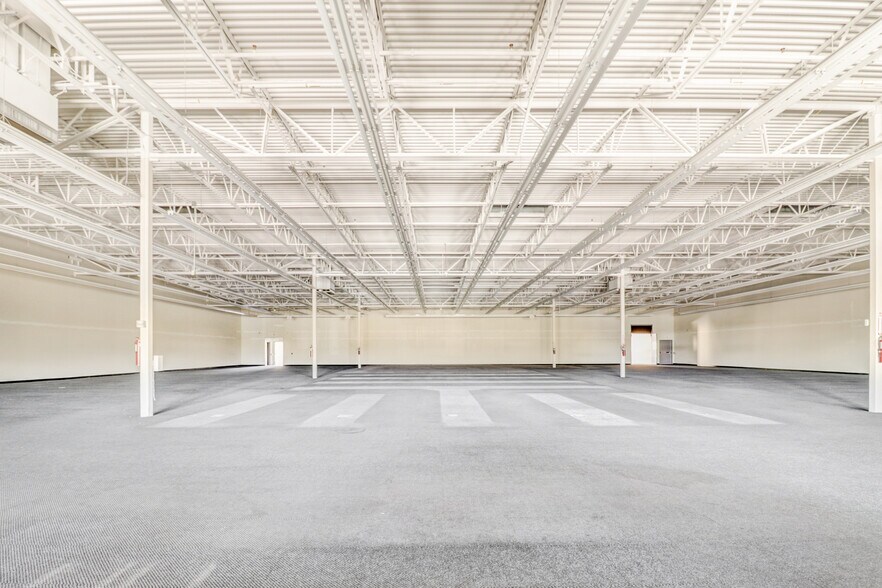 More Photos Of 1976 W Baseline Rd, Phoenix Storefront For Sale