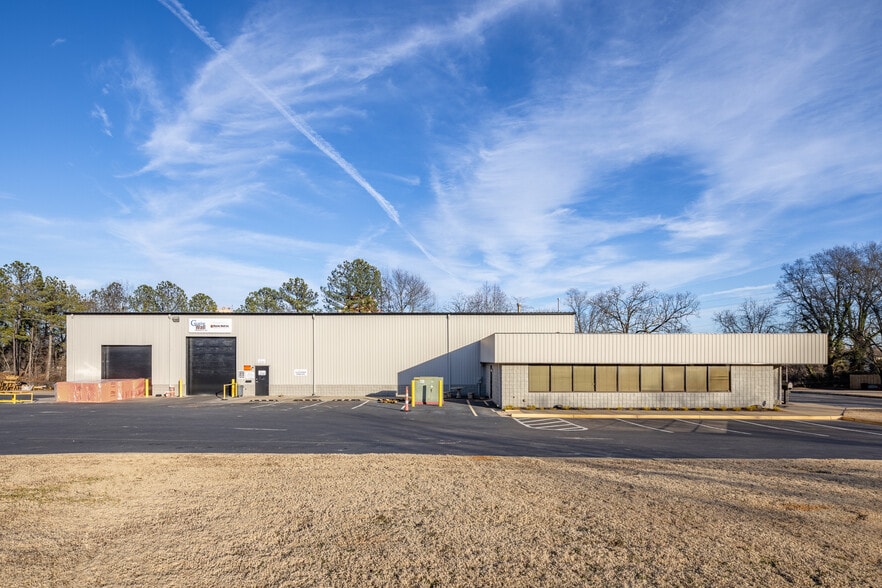 More Photos Of 980 Kenmill Dr, Marietta Warehouse For Lease