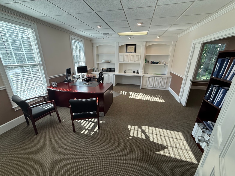 More Photos Of 1827 Powers Ferry Rd SE, Atlanta Office For Sale