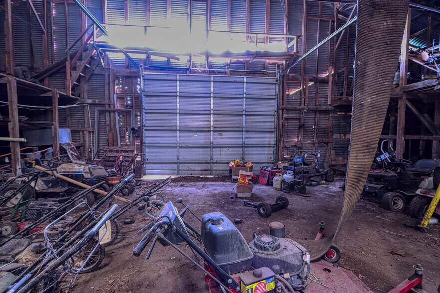 More Photos Of 100 S Magnolia Ave, Hubbard Auto Repair For Sale