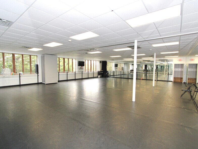 More Photos Of 44 Southbridge Rd, Dudley Light Manufacturing For Sale