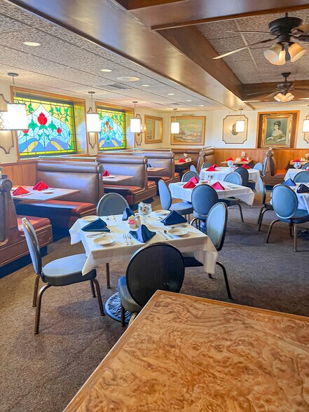 More Photos Of 3207 W West Chester Pike, Newtown Square Restaurant For Lease