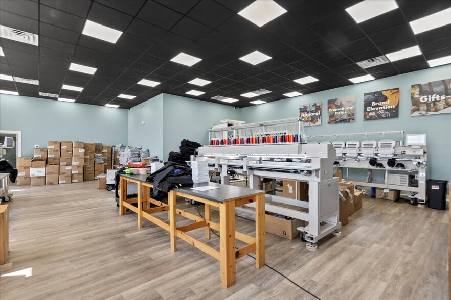 More Photos Of 102 Gin Oak Ct, Madison Freestanding For Sale