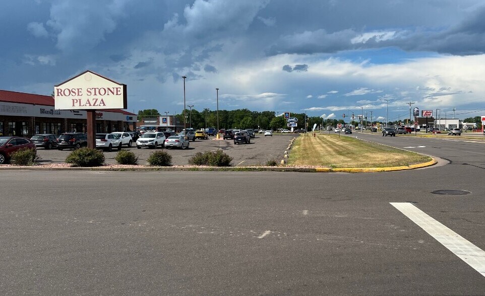 More Photos Of 2300-2304 S Main St, Rice Lake Storefront Retail Office For Lease