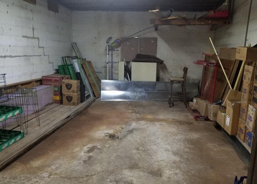 More Photos Of 398 Martin Luther King Dr, Thomaston Convenience Store For Sale