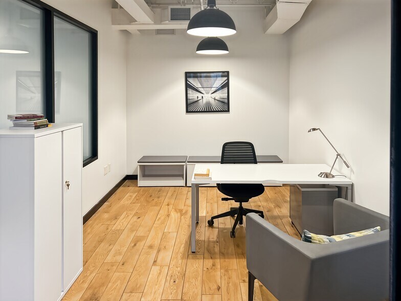More Photos Of 1372 Peachtree St NE, Atlanta Coworking Space