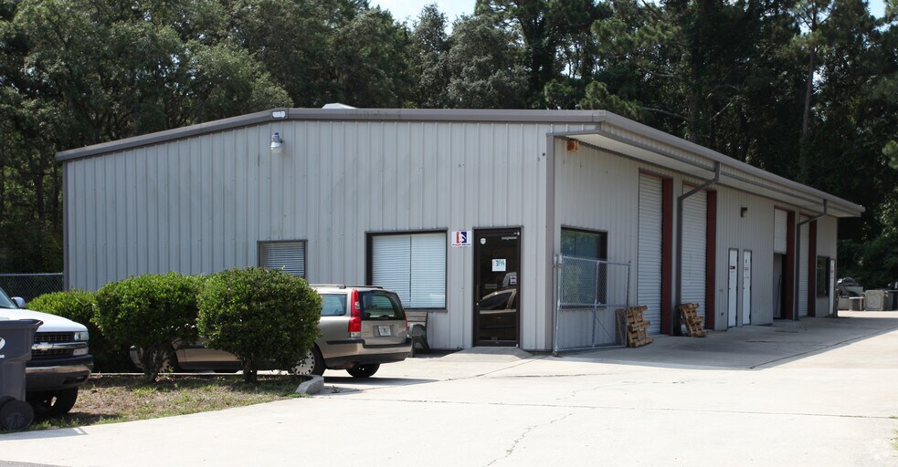 More Photos Of 1438 E Oak St, Fernandina Beach Service For Lease