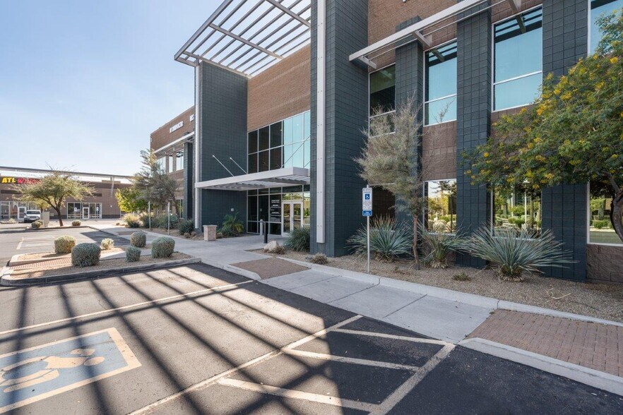 More Photos Of 4550 E Bell Rd, Phoenix Medical For Lease