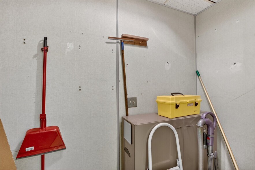 More Photos Of 820 N Pine River St, Ithaca Healthcare For Sale