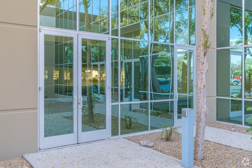 More Photos Of 20401 N 29th Ave, Phoenix Medical For Lease