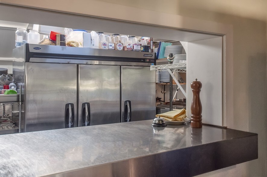 More Photos Of 4660 SE Highway 101, Lincoln City Restaurant For Sale