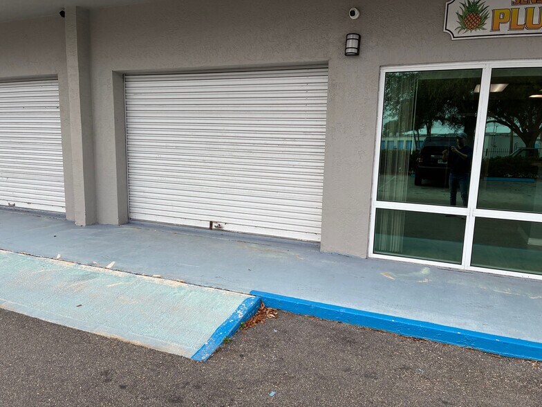 More Photos Of 1092-1086 NE Industrial Blvd, Jensen Beach Light Manufacturing For Sale