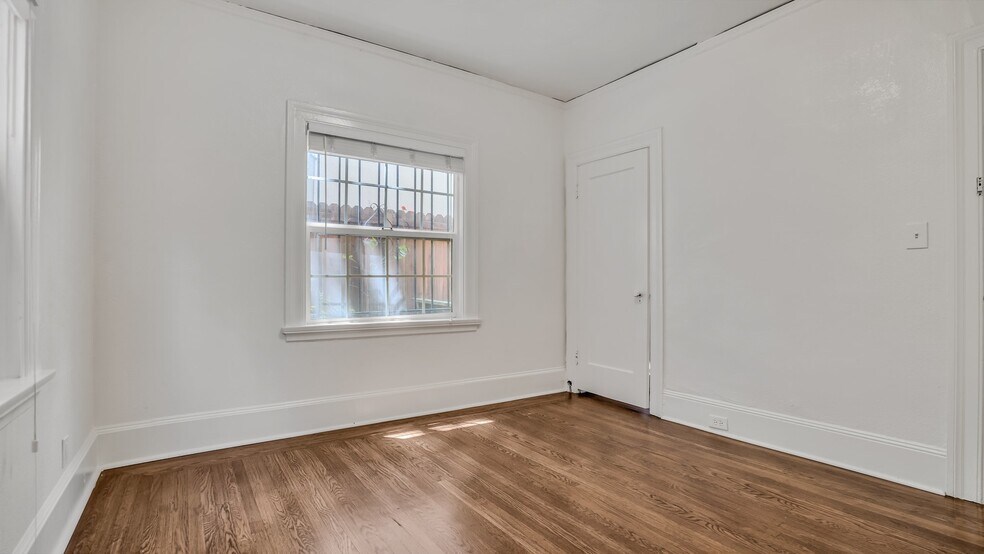 More Photos Of 1000 E 33rd St, Oakland Apartments For Sale