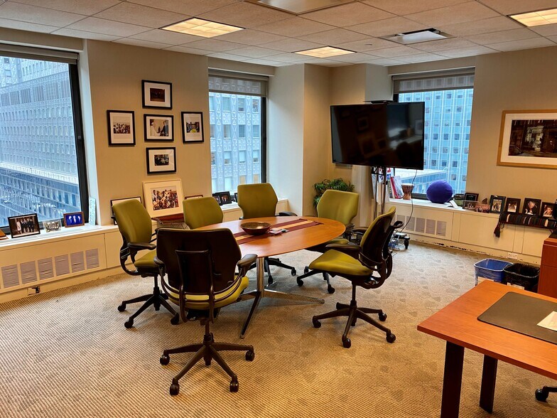 More Photos Of 633 Third Ave, New York Office For Sale