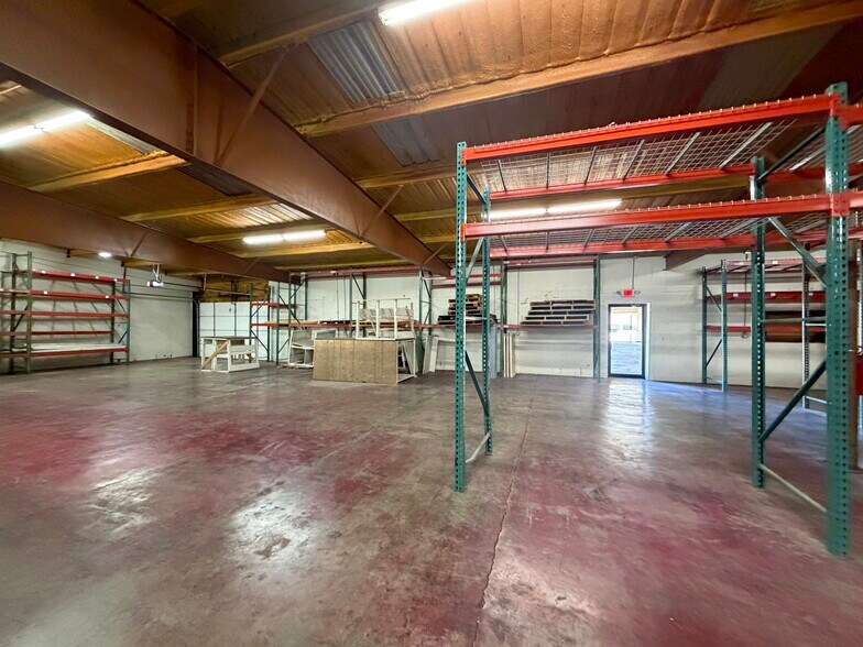 More Photos Of 1720 E 7th St, Odessa Industrial For Lease