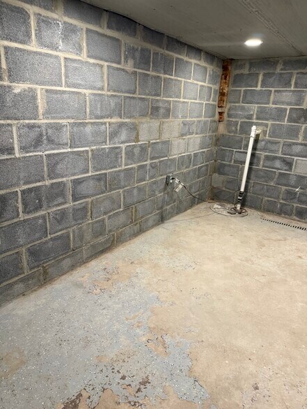 More Photos Of 3235 Belair Rd, Baltimore Storefront Retail Residential For Sale