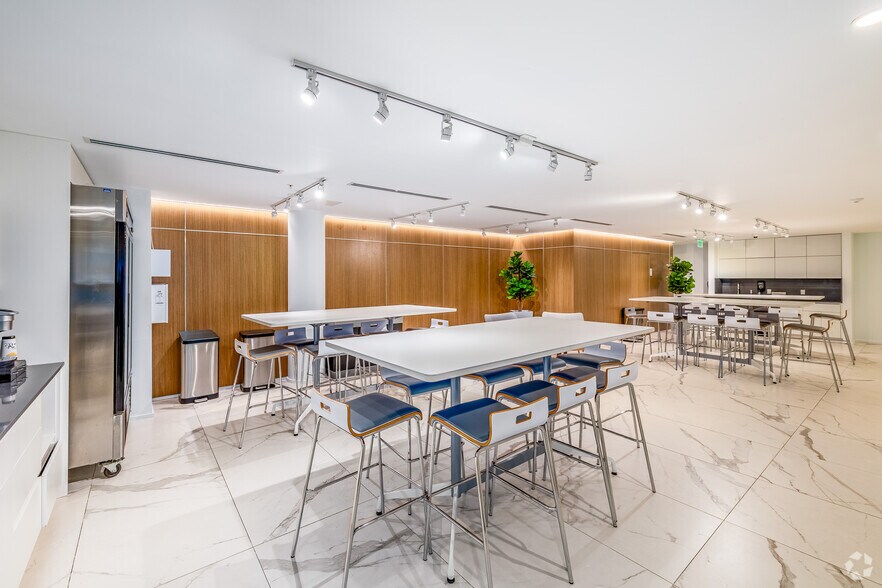 More Photos Of 780-782 NW 42nd Ave, Miami Office For Lease