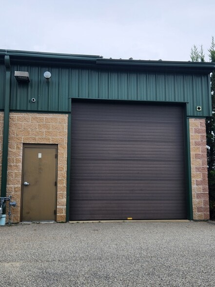 More Photos Of 30 Henniker St, Concord Warehouse For Lease