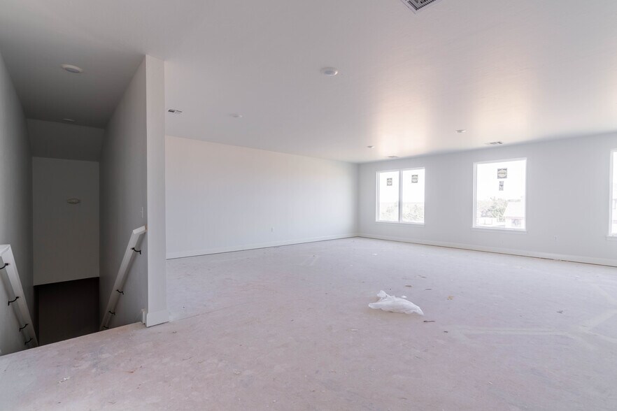 More Photos Of 3165 N Sooner Rd, Edmond Office For Sale