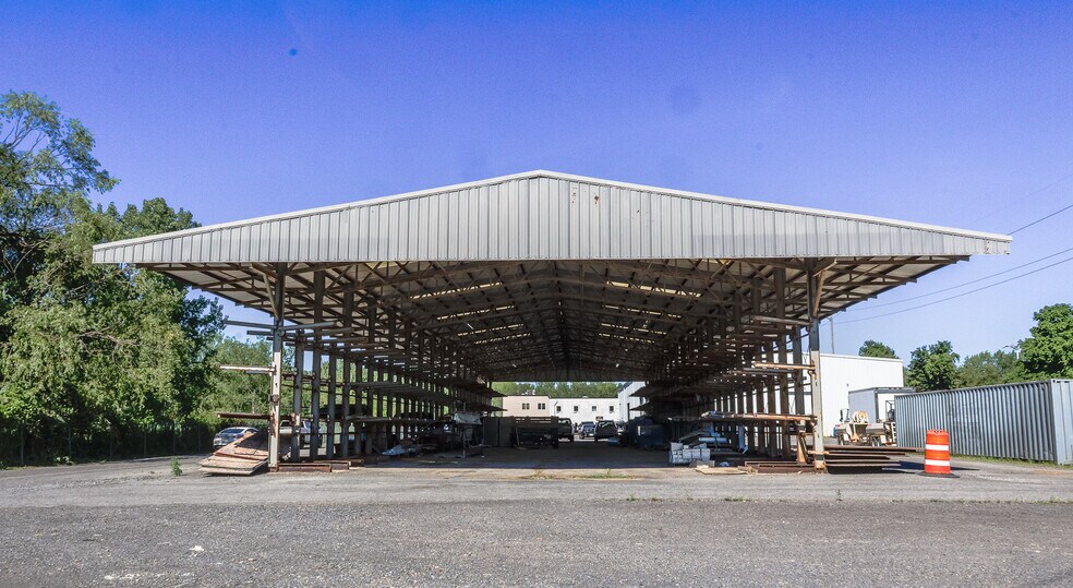 More Photos Of 5912 N Burdick St, East Syracuse Warehouse For Lease