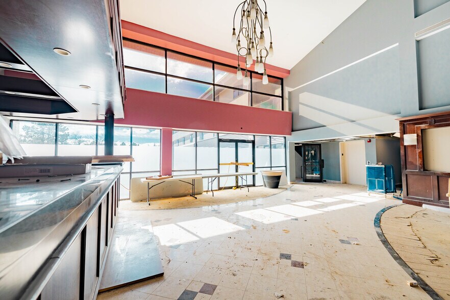 More Photos Of 31525 W 12 Mile Rd, Farmington Hills Hospital For Sale