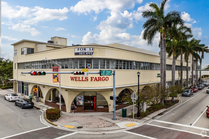 More Photos Of 4014 Chase Ave, Miami Beach Office For Lease