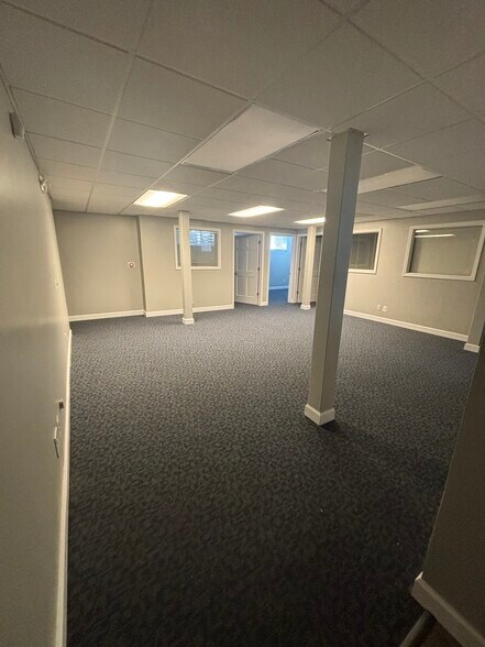 More Photos Of 1640 Axtell Dr, Troy Medical For Lease