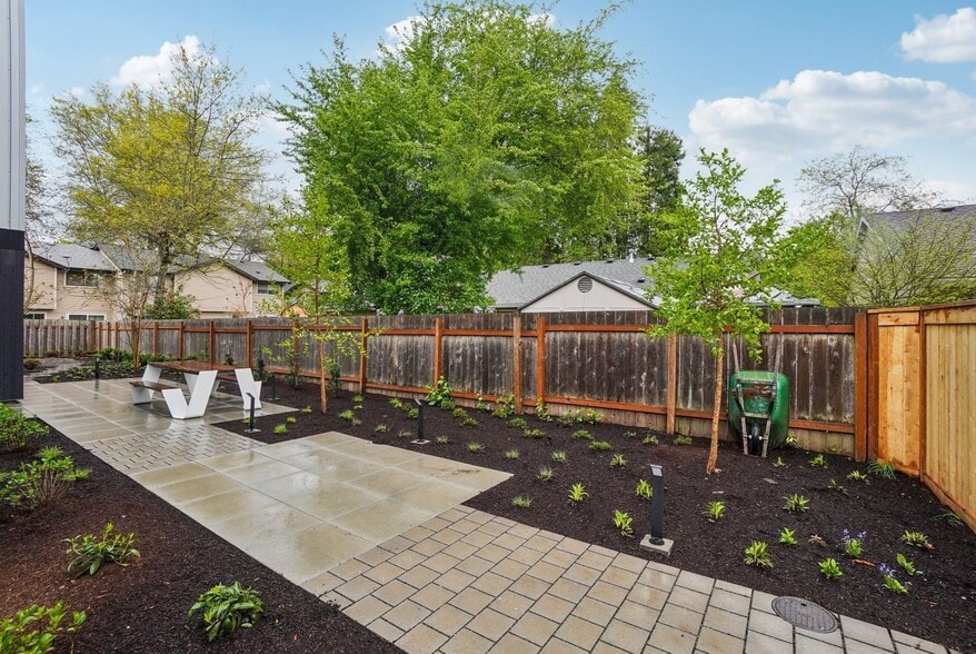 More Photos Of 4920 SW Pacific Ave, Beaverton Apartments For Lease