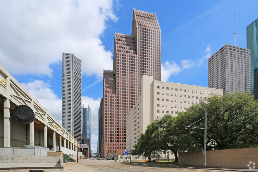 More Photos Of 700 Louisiana St, Houston Office For Lease