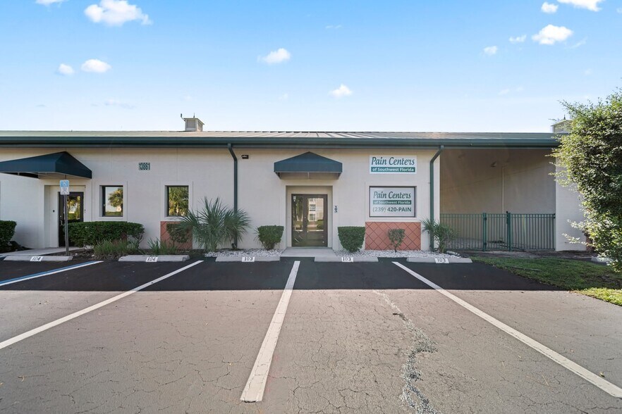 More Photos Of 13861 Plantation Rd, Fort Myers Office For Sale