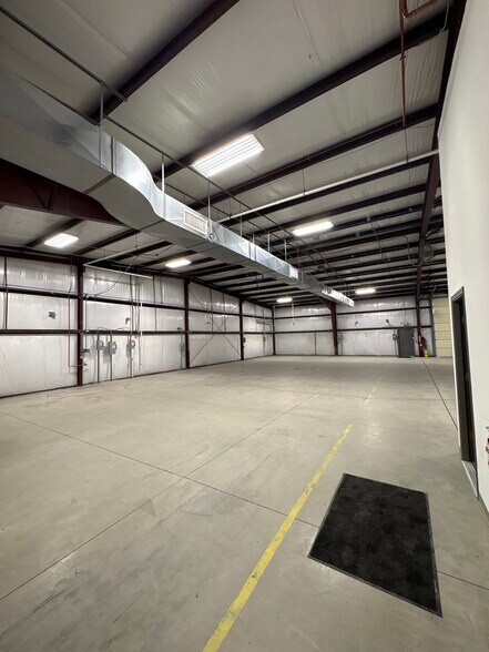 More Photos Of 66850 Executive Dr, Saint Clairsville Warehouse For Lease