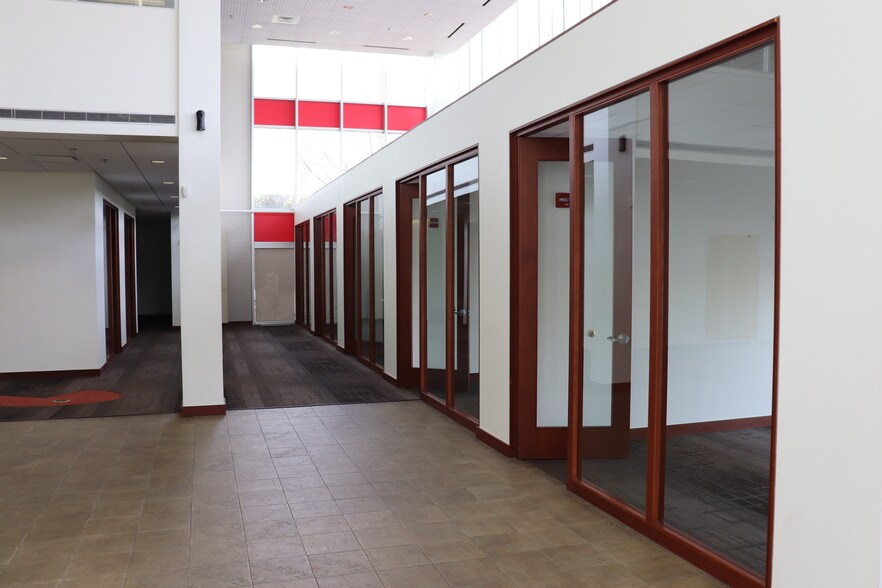 More Photos Of 2520 W Irving Blvd, Irving Office For Lease