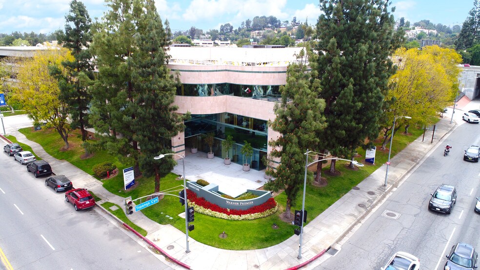 More Photos Of 5550 Topanga Canyon Blvd, Woodland Hills Office For Lease