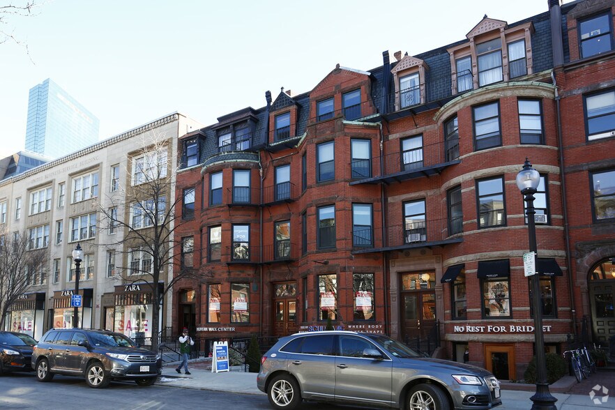 More Photos Of 216-218 Newbury St, Boston Office For Lease