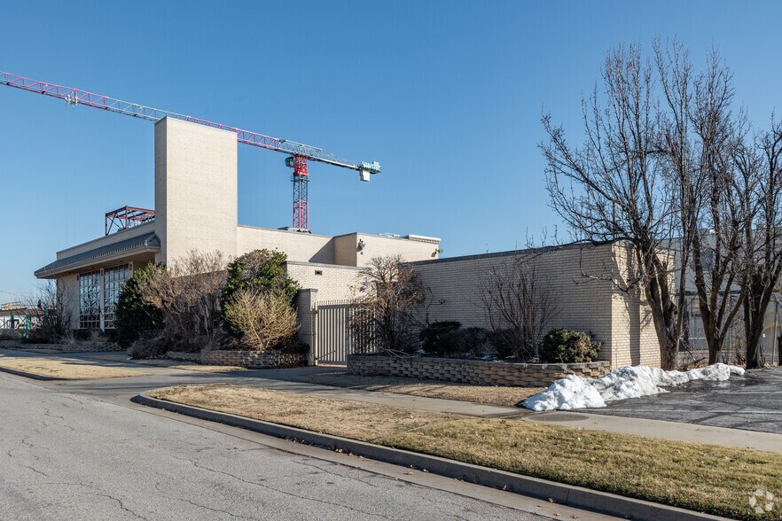Primary Photo Of 1324 N Broadway Dr, Oklahoma City Medical For Sale