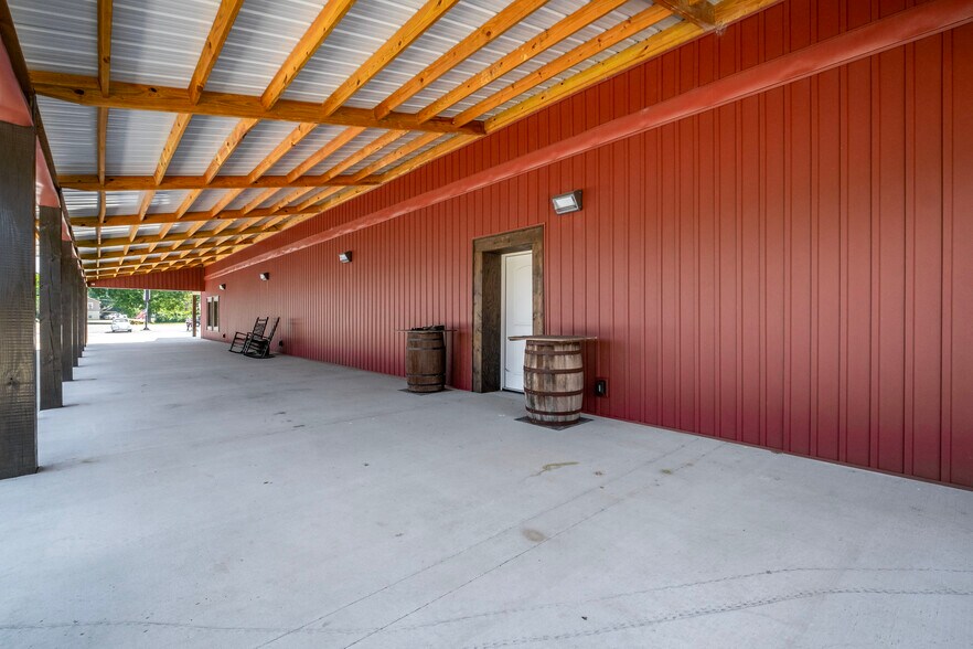 More Photos Of 613 N Main St, Piedmont Restaurant For Sale