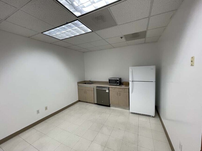 More Photos Of 710 Lakeway Dr, Sunnyvale Office For Lease