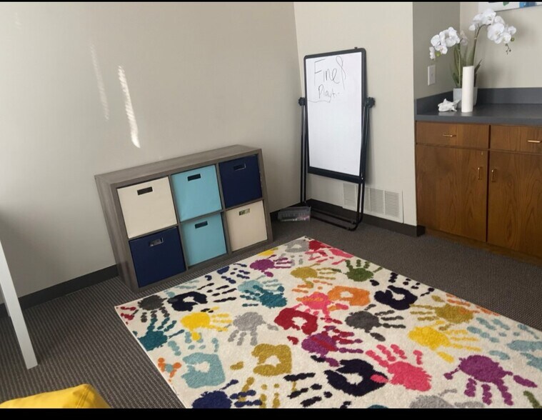 More Photos Of 110 N Cherry St, Olathe Office Residential For Lease