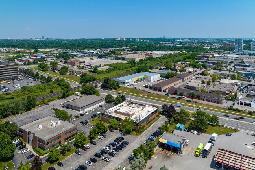 More Photos Of 465 Morden Rd, Oakville Medical For Lease