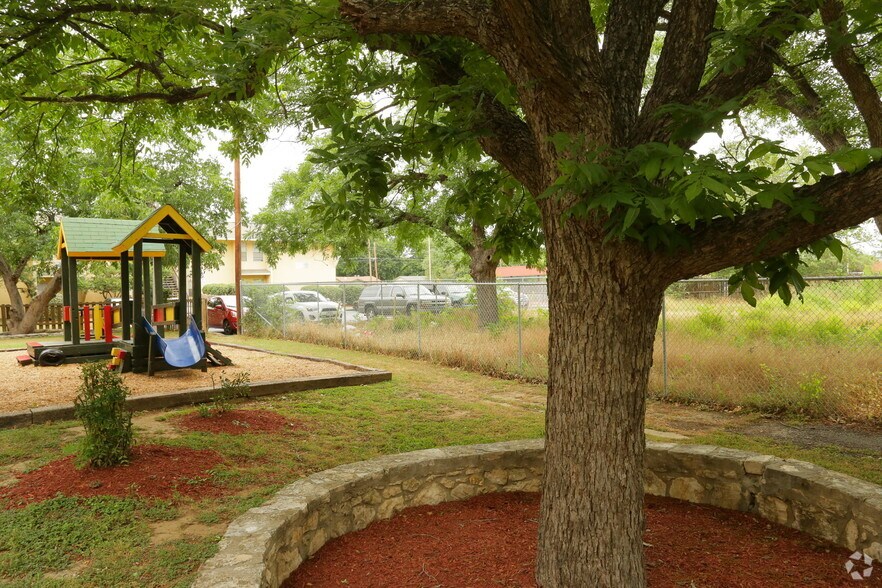 More Photos Of 737 W Mayfield Blvd, San Antonio Apartments For Sale